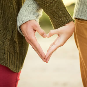 節目の結婚記念日のための特別な贈り物アイデア